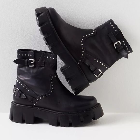 Free People Ludlow Studded Moto Boot Size 39 or 9 NWT - Picture 1 of 15